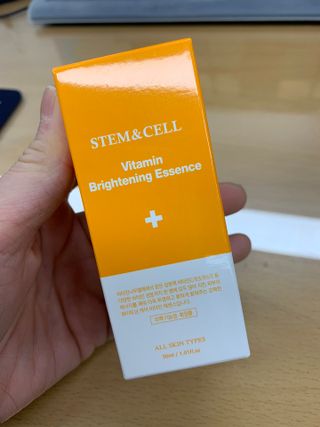 체르엠 스템앤셀 비타민 브라이트닝 에센스 30ml 1개 — 5점을 준 리뷰어가 2021년 12월 올린 사용 사진