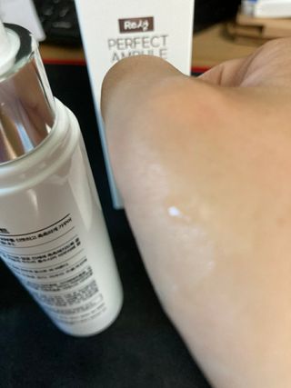 리생 [Re생] 퍼팩트 앰플 이중 기능성 미스트 100ml  피부미백 주름개선 = 총 2개 200ml 증정 — 4점을 준 리뷰어가 2021년 9월 올린 사용 사진