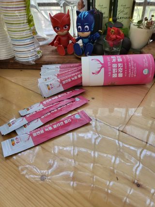 [몸엔용] 녹용 담은 탱탱 콜라겐 녹용 콜라겐 젤리 15g x 20포 — 5점을 준 리뷰어가 2022년 4월 올린 사용 사진