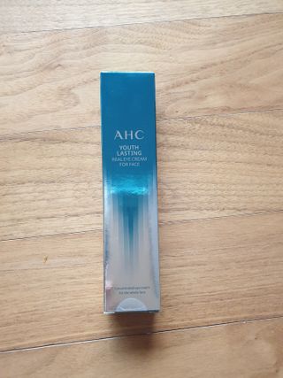 [NEW 탄력유턴 아이크림] AHC 유스 래스팅 리얼 아이크림 포 페이스 — 5점을 준 리뷰어가 2021년 2월 올린 사용 사진