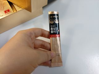 서울약사신협_투데이홍삼정플러스스틱_10g x 30포 — 5점을 준 리뷰어가 2021년 2월 올린 사용 사진