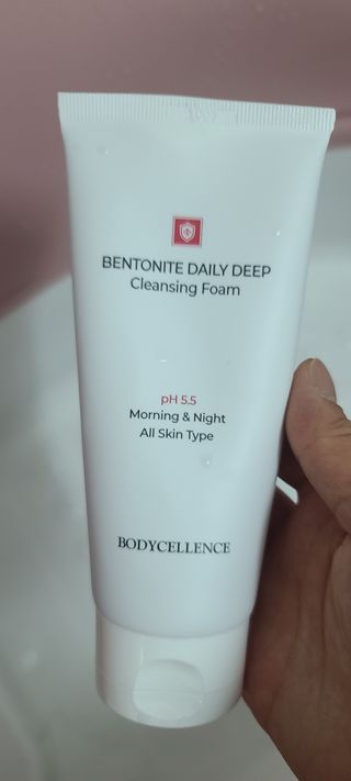 바디셀런스 벤토나이트 데일리 약산성 딥클렌징폼 120ml — 1점을 준 리뷰어가 2022년 1월 올린 사용 사진