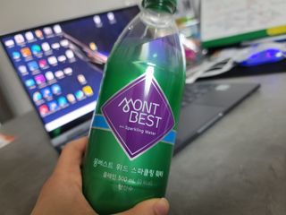 몽베스트 Montbest with Sparkling water Plain 20병 — 5점을 준 리뷰어가 2021년 10월 올린 사용 사진