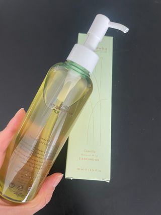 스킨큐어 산다화 순한 클렌징 동백 오일 200ml — 5점을 준 리뷰어가 2023년 12월 올린 사용 사진
