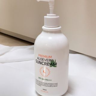 [닥터문] 프리미엄 알로에베라 선크림 500ml — 5점을 준 리뷰어가 2022년 6월 올린 사용 사진