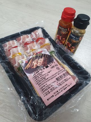 [다물꼬치] 삼겹새우롤꼬치 5개입 350g  + 데리야끼소스 120g + 매운고추소스 120g — 5점을 준 리뷰어가 2021년 10월 올린 사용 사진