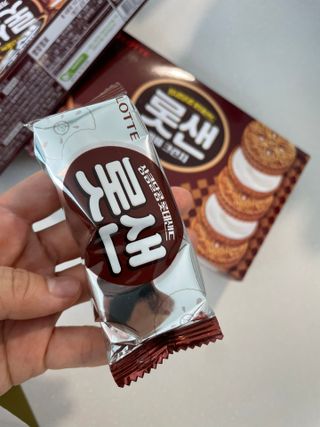 롯데제과 롯샌 카페크런치 — 5점을 준 리뷰어가 2021년 10월 올린 사용 사진
