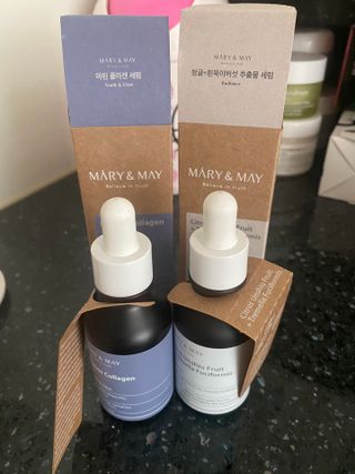 마리엔메이 히알루로닉스 세럼 ,나이아신아마이드 모과 세럼, 마린콜라겐 세럼, 청귤 흰목이버섯 추출물 세럼 — 4점을 준 리뷰어가 2021년 10월 올린 사용 사진