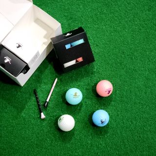 더위치골프(thewitchgolf) 프리미엄 골프 공 더위치골프 매트 펄 컬러의 3피스볼 더위치골프 골프볼 선물세트 — 5점을 준 리뷰어가 2023년 9월 올린 사용 사진