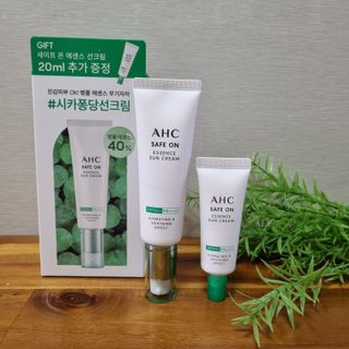 [AHC] 세이프온 에센스 선크림 올리브영 스페셜 증정 기획세트 — 5점을 준 리뷰어가 2022년 6월 올린 사용 사진