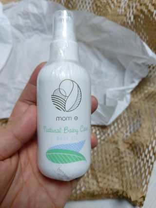 mom e 맘이 내추럴 베이비 케어 크림+바디오일 — 5점을 준 리뷰어가 2021년 1월 올린 사용 사진