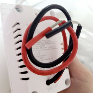 아카라 조명 스위치를 누워서 끄는 방법 (스마트 조명 스위치 2구 + 무선 리모트 스위치 1구 T1, 스마트 허브 E1) — 4점을 준 리뷰어가 2021년 12월 올린 사용 사진