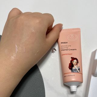 파시 FASCY 高保湿ハンドクリーム40ml+80ml セット — 5점을 준 리뷰어가 2021년 7월 올린 사용 사진