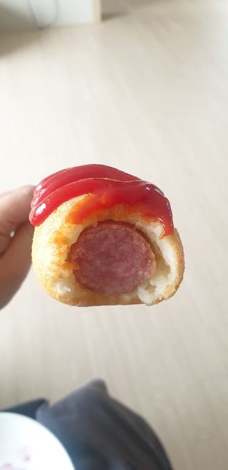 오마뎅 한우핫도그 — 5점을 준 리뷰어가 2021년 5월 올린 사용 사진