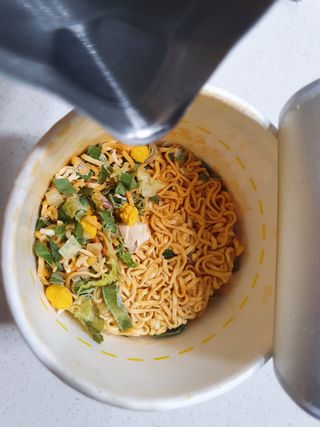 NISSIN 닛신 컵누들  4종 - 씨푸드오리지날, 씨푸드 스파이시, 씨푸드 커리, 씨푸드 XO소스 — 5점을 준 리뷰어가 2021년 11월 올린 사용 사진