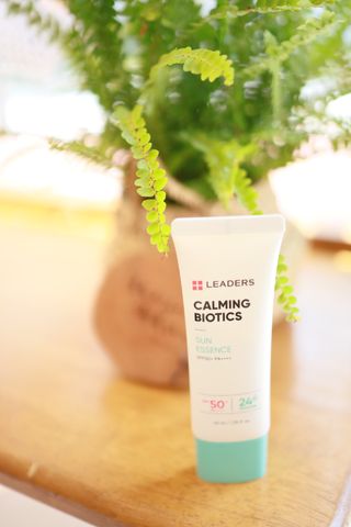 리더스코스메틱 리더스 카밍 바이오틱스 선 에센스 SPF 50+ PA++++ — 5점을 준 리뷰어가 2022년 6월 올린 사용 사진