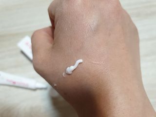 이엔코스 알부틴 알파 화이트닝크림 — 5점을 준 리뷰어가 2021년 4월 올린 사용 사진