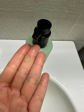 프리마인 메이크업과 들뜨는 각질까지 한방에 깐달걀로! 순하기까지한 셀베이스 그린티클렌저(200ml) — 5점을 준 리뷰어가 2023년 5월 올린 사용 사진