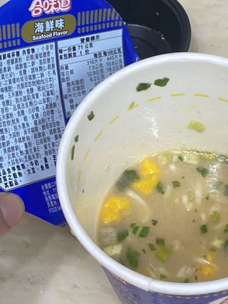 NISSIN 닛신 컵누들  4종 - 씨푸드오리지날, 씨푸드 스파이시, 씨푸드 커리, 씨푸드 XO소스 — 4점을 준 리뷰어가 2022년 4월 올린 사용 사진