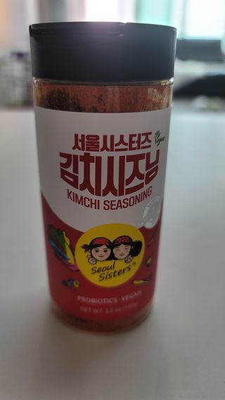 [서울시스터즈] 김치시즈닝 국내 최초 뿌려먹는 김치파우더 100g 1개+ 신제품 김치스낵 90g 2개 — 5점을 준 리뷰어가 2021년 8월 올린 사용 사진