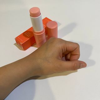 스킨큐어 산다화 카멜리아 안티 링클 멀티밤 — 5점을 준 리뷰어가 2022년 11월 올린 사용 사진