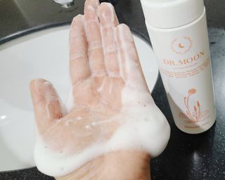 MF프리 [닥터문] 유산균 락토케어 질경초 여성청결제 200ml (폼타입) — 5점을 준 리뷰어가 2022년 5월 올린 사용 사진
