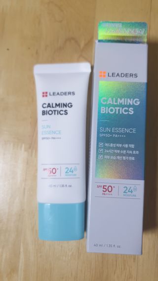 리더스코스메틱 리더스 카밍 바이오틱스 선 에센스 SPF 50+ PA++++ — 4.5점을 준 리뷰어가 2022년 8월 올린 사용 사진