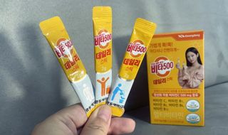 광동생활건강 [제니에디션] 비타500데일리스틱 gift set 60포+제니굿즈 3종+쇼핑백 — 5점을 준 리뷰어가 2021년 11월 올린 사용 사진