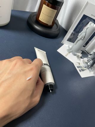멈칫(MUMCHIT) 넥퍼퓸 NECKPERFUME 2가지 향 — 5점을 준 리뷰어가 2021년 11월 올린 사용 사진