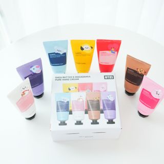 쿤달 BT21 시어버터 앤 마카다미아 퓨어 핸드크림 50ml 7구 기프트 세트 — 5점을 준 리뷰어가 2021년 3월 올린 사용 사진