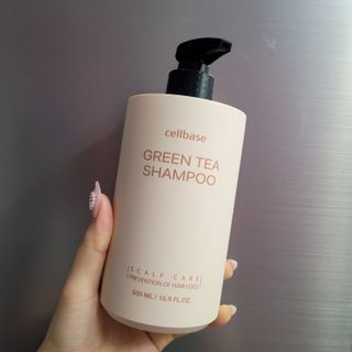 프리마인 더이상 뻣뻣하고 효과없는 탈모샴푸는 NO. 근본부터 케어하는 셀베이스 그린티샴푸(500ml) — 5점을 준 리뷰어가 2023년 3월 올린 사용 사진