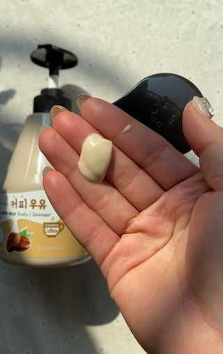 [과일나라] 피부가 마시는 커피우유 바디클렌저&바디로션 — 4점을 준 리뷰어가 2022년 3월 올린 사용 사진