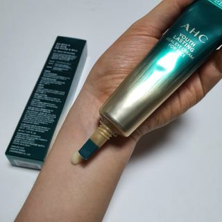 [NEW 탄력유턴 아이크림] AHC 유스 래스팅 리얼 아이크림 포 페이스 — 5점을 준 리뷰어가 2021년 2월 올린 사용 사진