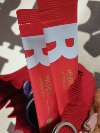 디오르 버닝레드 — 5점을 준 리뷰어가 2022년 2월 올린 사용 사진