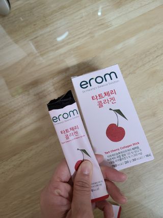 이롬 erom 타트체리 콜라겐 — 4점을 준 리뷰어가 2021년 4월 올린 사용 사진
