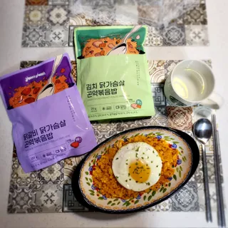 [푸딩팩토리] 요잇조잇 닭갈비 닭가슴살/김치 닭가슴살 곤약볶음밥 2종 (김치볶음밥 2개 닭갈비 볶음밥 1개) — 5점을 준 리뷰어가 2022년 7월 올린 사용 사진
