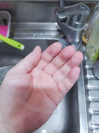 mom e 맘이 내추럴 베이비 케어 샴푸앤바스+로션 — 3점을 준 리뷰어가 2021년 1월 올린 사용 사진