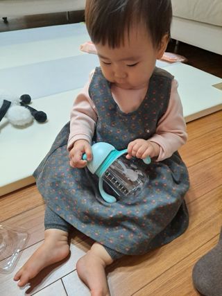 유비맘 트라이탄 코니빨대컵_컬러 랜덤 발송 — 5점을 준 리뷰어가 2021년 1월 올린 사용 사진