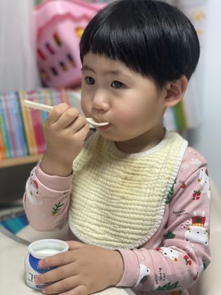 매일바이오 그릭요거트 오리지널 플레인 4개, 로스터리 커피믹스 4개 — 4점을 준 리뷰어가 2021년 12월 올린 사용 사진