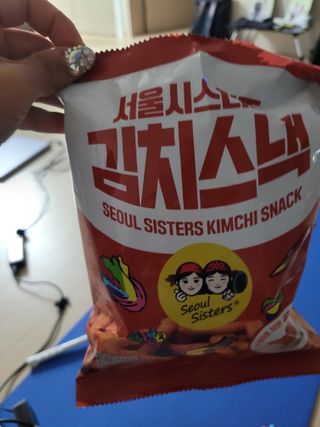 [서울시스터즈] 김치시즈닝 국내 최초 뿌려먹는 김치파우더 100g 1개+ 신제품 김치스낵 90g 2개 — 4점을 준 리뷰어가 2021년 8월 올린 사용 사진