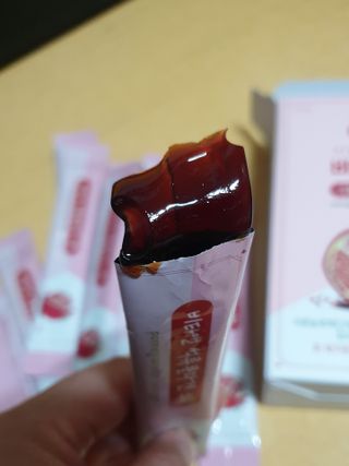 비타앤 석류콜라겐스틱 — 5점을 준 리뷰어가 2021년 5월 올린 사용 사진