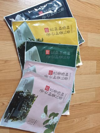 [해림맛김] 들기름에 구운 바삭바삭 김 4종 세트 + 1종 랜덤발송 총5개입 — 5점을 준 리뷰어가 2021년 2월 올린 사용 사진
