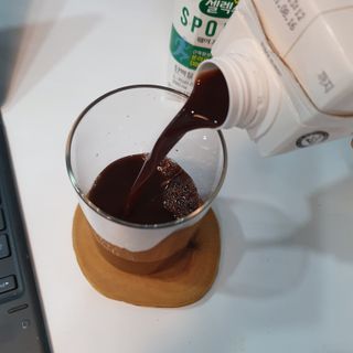 셀렉스스포츠 셀렉스 스포츠 웨이 프로틴 초콜릿 _ 330ml x 12팩 — 5점을 준 리뷰어가 2021년 3월 올린 사용 사진