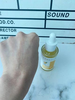 랑벨 비타 에너지 잡티 앰플 50ml 고농축 비타민, 저자극, 수분 촉촉, 미백 앰플 — 4.5점을 준 리뷰어가 2022년 3월 올린 사용 사진