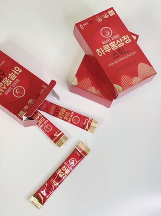 힘내라김홍삼 하루홍삼정스틱 10g x 30포 — 5점을 준 리뷰어가 2021년 5월 올린 사용 사진