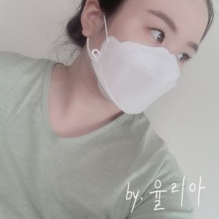 에버그린 순면 끈조절 KF94 마스크 - 화이트 30매 — 4.5점을 준 리뷰어가 2021년 4월 올린 사용 사진