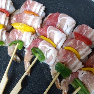 [다물꼬치] 삼겹새우롤꼬치 5개입 350g  + 데리야끼소스 120g + 매운고추소스 120g — 5점을 준 리뷰어가 2021년 12월 올린 사용 사진