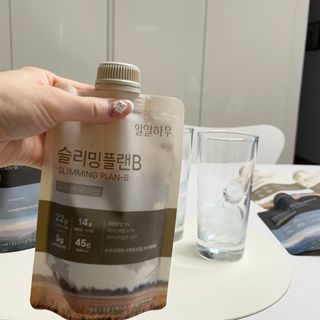 일일하우 슬리밍 플랜B 고소한 귀리맛, 진한 카카오맛 (체중조절식) — 5점을 준 리뷰어가 2023년 6월 올린 사용 사진