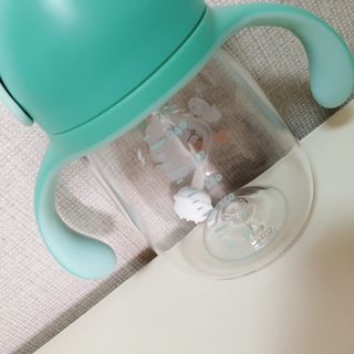 유비맘 트라이탄 코니빨대컵_컬러 랜덤 발송 — 5점을 준 리뷰어가 2021년 3월 올린 사용 사진