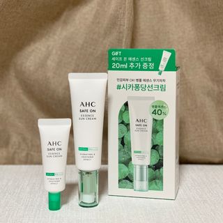 [AHC] 세이프온 에센스 선크림 올리브영 스페셜 증정 기획세트 — 3점을 준 리뷰어가 2022년 6월 올린 사용 사진